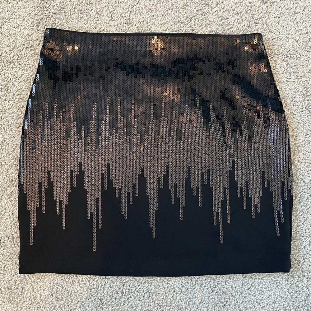 Express Black & Gold Sequin Mini Skirt – Size M